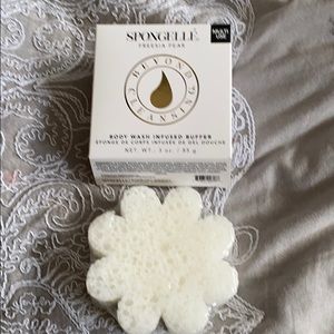 Body wash infused buffer